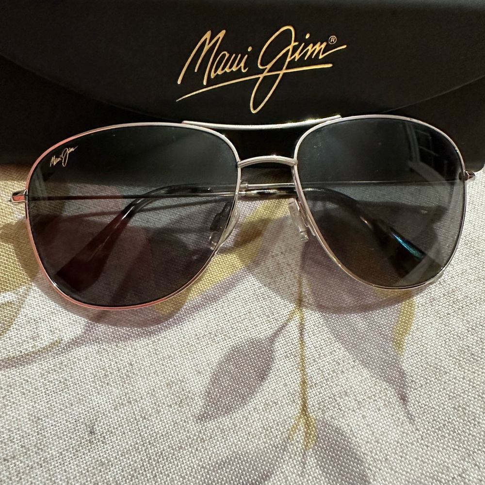 Maui Jim Cliff House Aviator Sunglasses in Silver